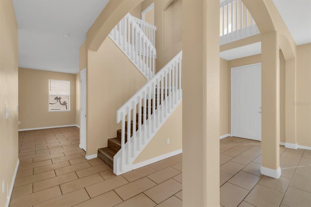 For Rent: $2,895 (4 beds, 2 baths, 2945 Square Feet)