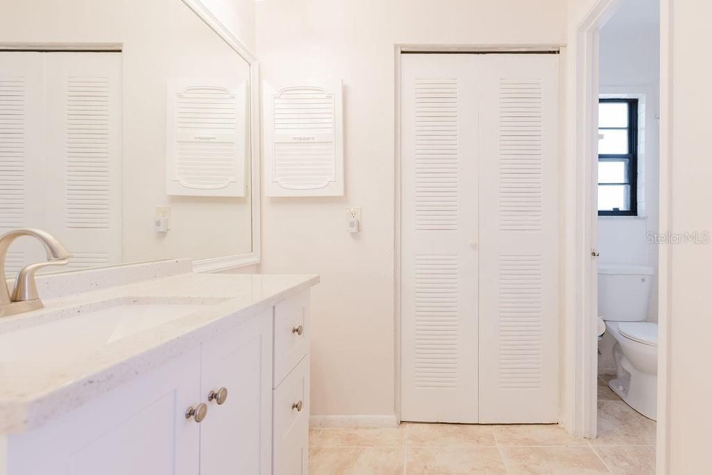 For Rent: $1,200 (2 beds, 2 baths, 832 Square Feet)