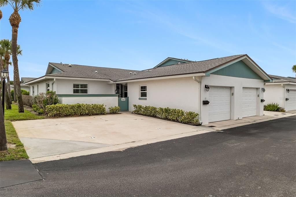 For Sale: $349,000 (2 beds, 2 baths, 1138 Square Feet)