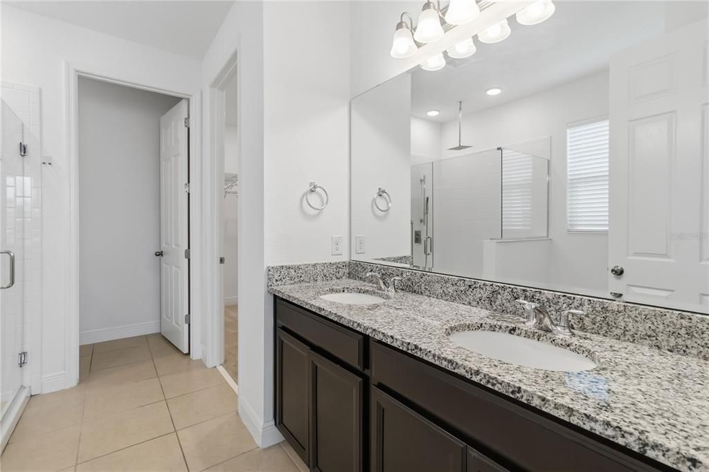 En Venta: $496,200 (4 camas, 2 baños, 2332 Pies cuadrados)