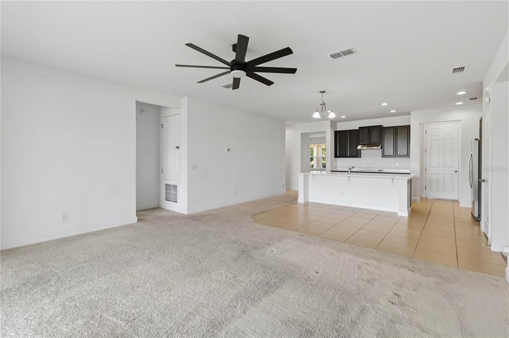 En Venta: $496,200 (4 camas, 2 baños, 2332 Pies cuadrados)