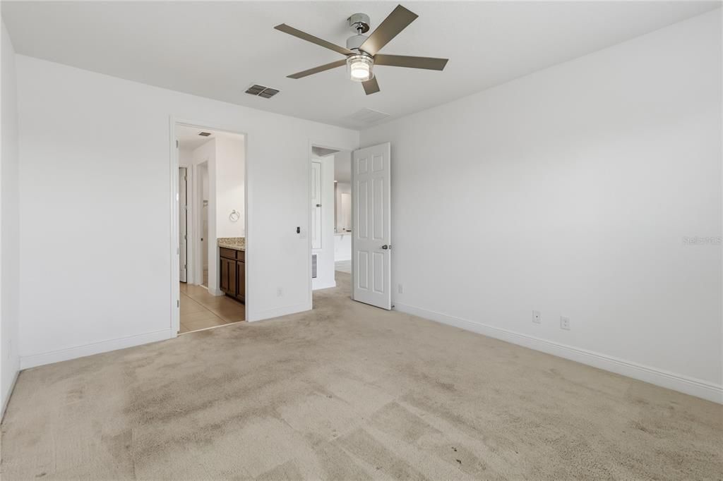 En Venta: $496,200 (4 camas, 2 baños, 2332 Pies cuadrados)
