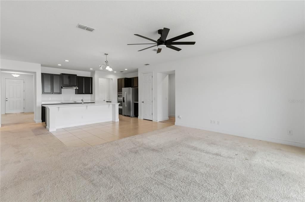 En Venta: $496,200 (4 camas, 2 baños, 2332 Pies cuadrados)