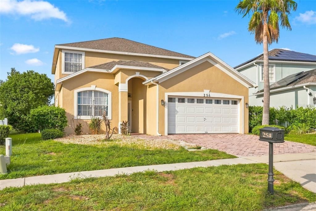 For Sale: $460,000 (5 beds, 3 baths, 2381 Square Feet)