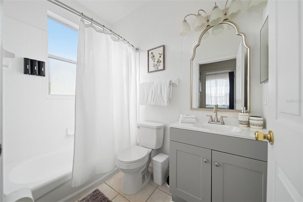For Sale: $460,000 (5 beds, 3 baths, 2381 Square Feet)