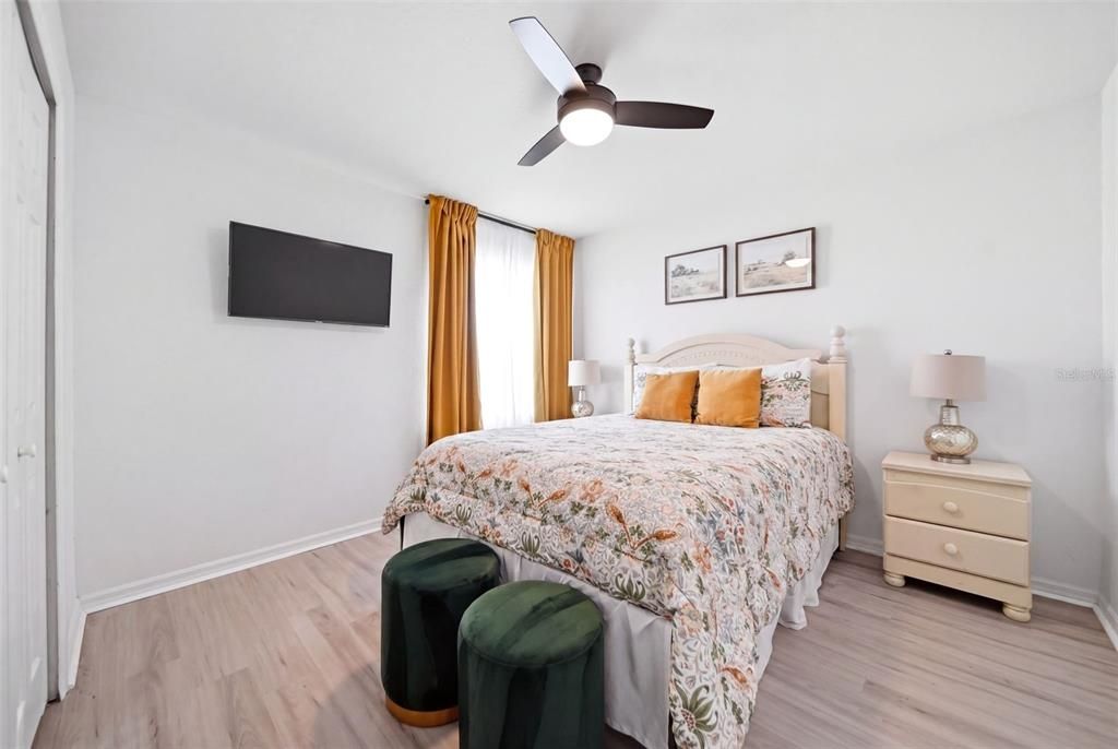 For Sale: $460,000 (5 beds, 3 baths, 2381 Square Feet)