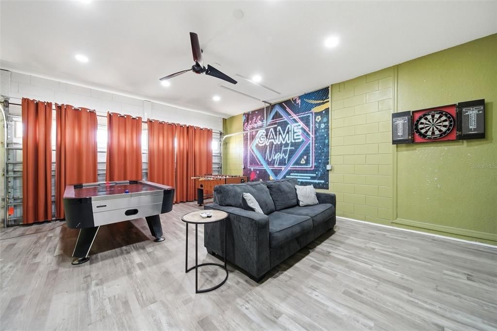 For Sale: $460,000 (5 beds, 3 baths, 2381 Square Feet)
