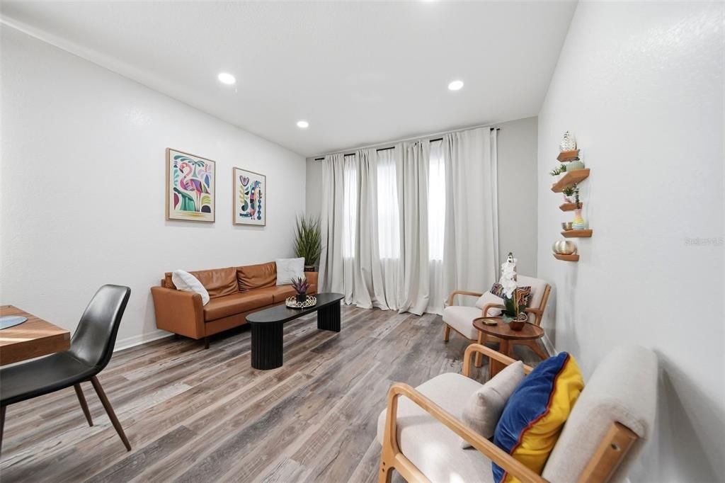 For Sale: $460,000 (5 beds, 3 baths, 2381 Square Feet)