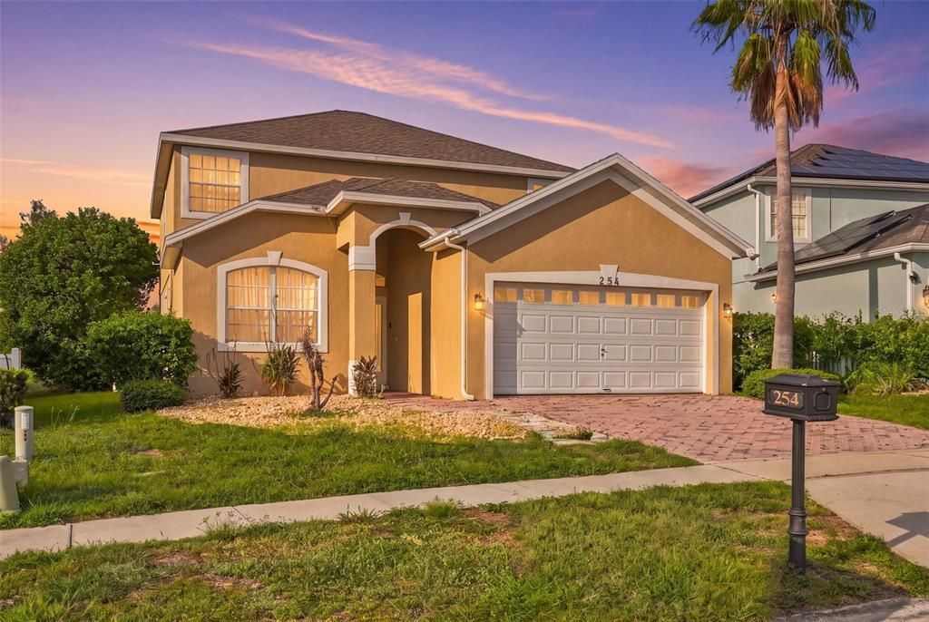 For Sale: $460,000 (5 beds, 3 baths, 2381 Square Feet)