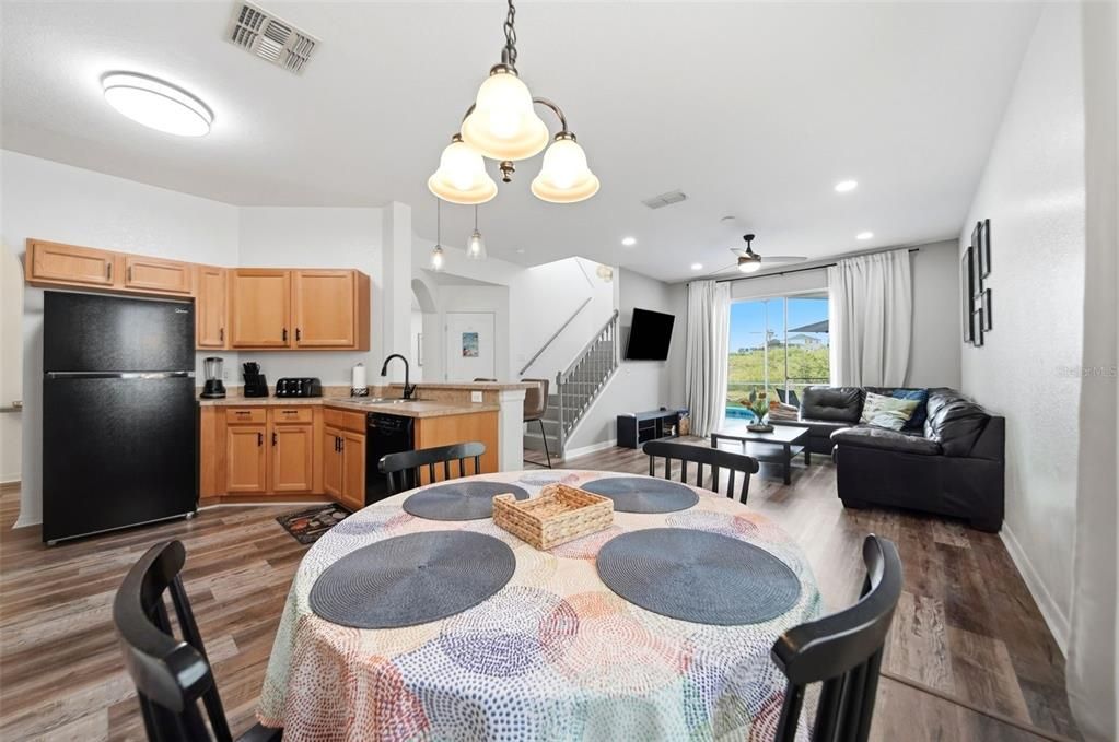 For Sale: $460,000 (5 beds, 3 baths, 2381 Square Feet)