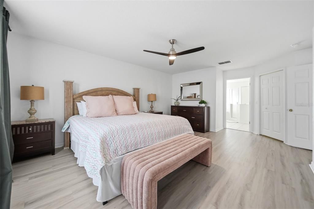 For Sale: $460,000 (5 beds, 3 baths, 2381 Square Feet)