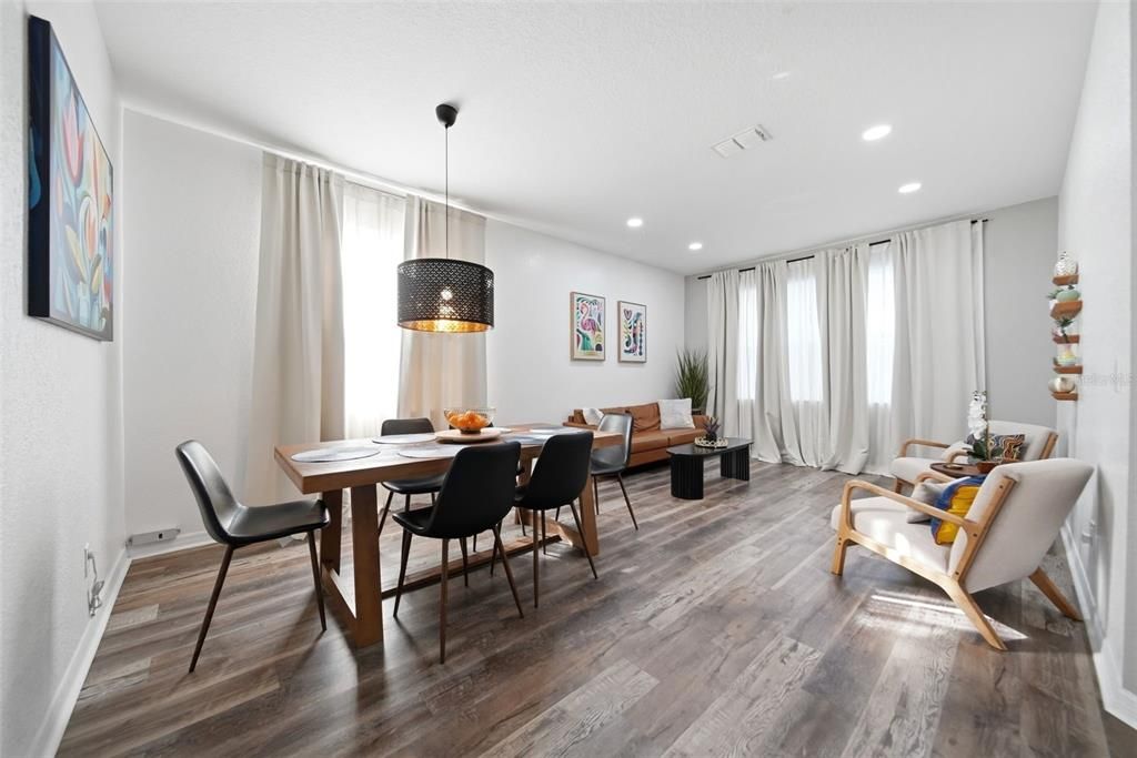 For Sale: $460,000 (5 beds, 3 baths, 2381 Square Feet)