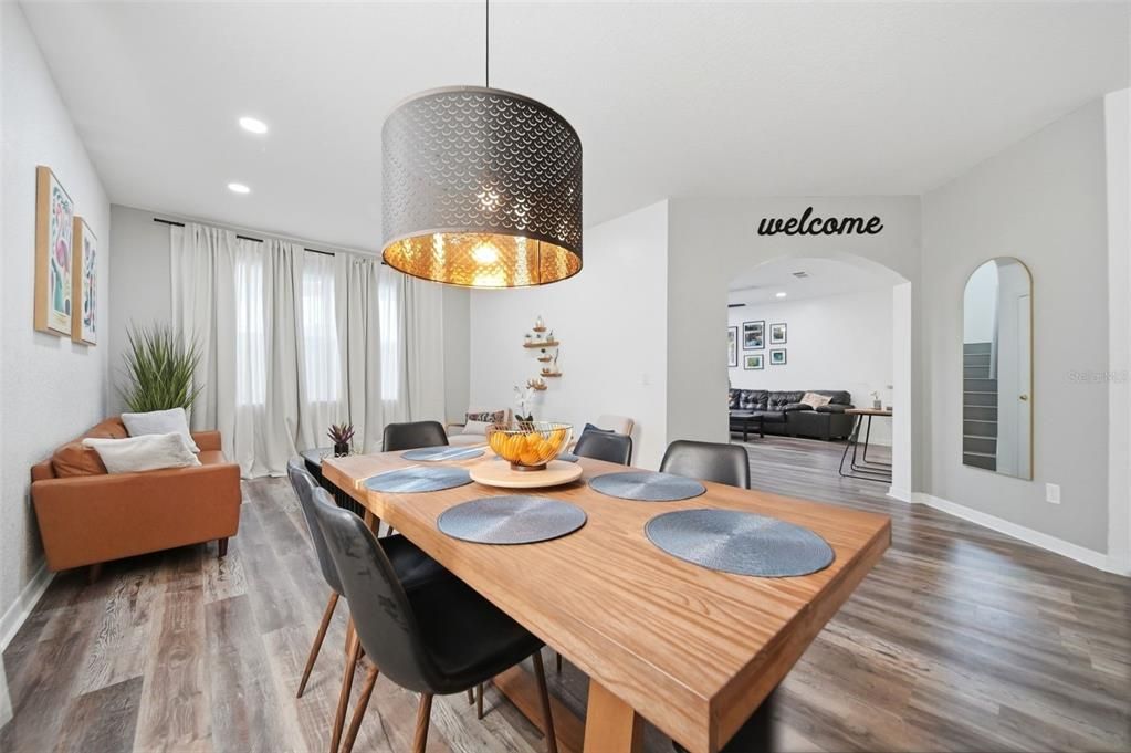 For Sale: $460,000 (5 beds, 3 baths, 2381 Square Feet)