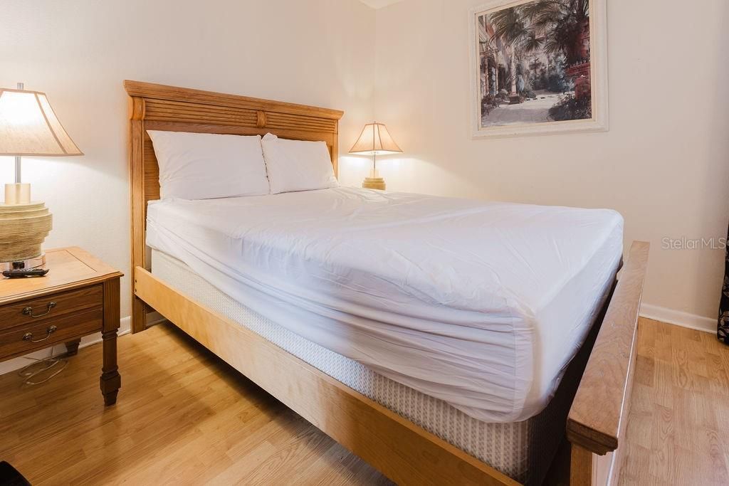 For Rent: $1,200 (2 beds, 2 baths, 832 Square Feet)