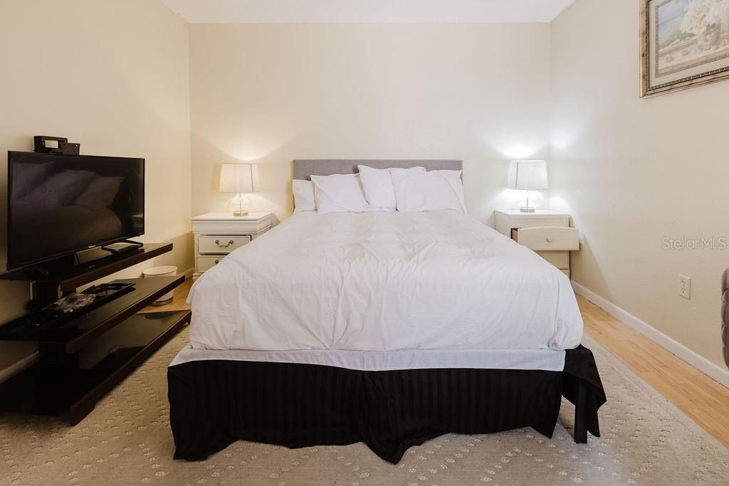 For Rent: $1,200 (2 beds, 2 baths, 832 Square Feet)