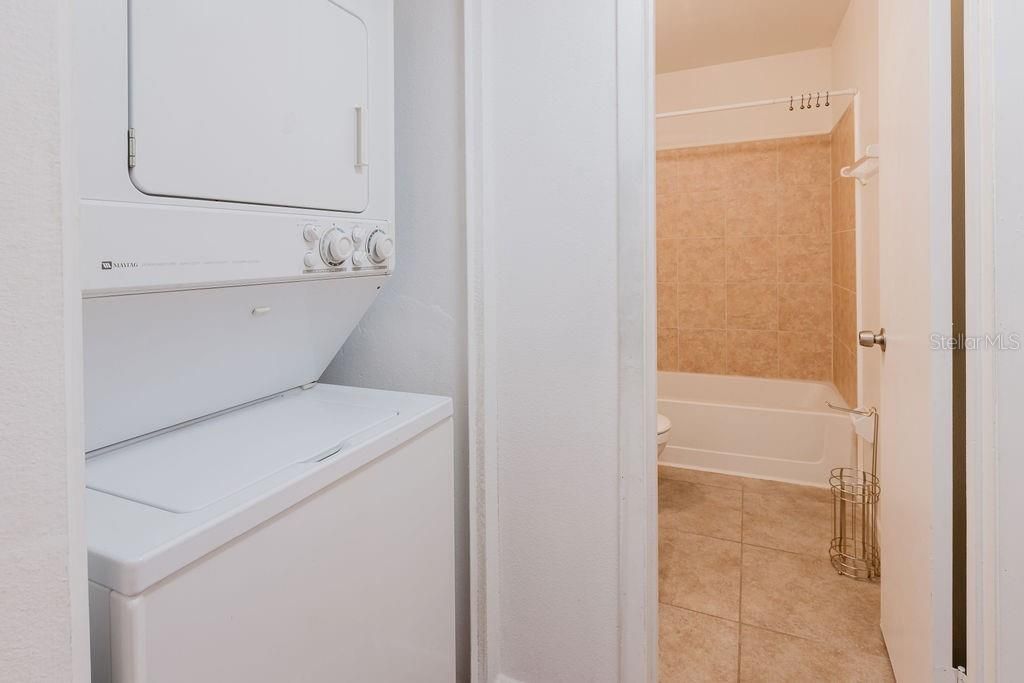 For Rent: $1,200 (2 beds, 2 baths, 832 Square Feet)