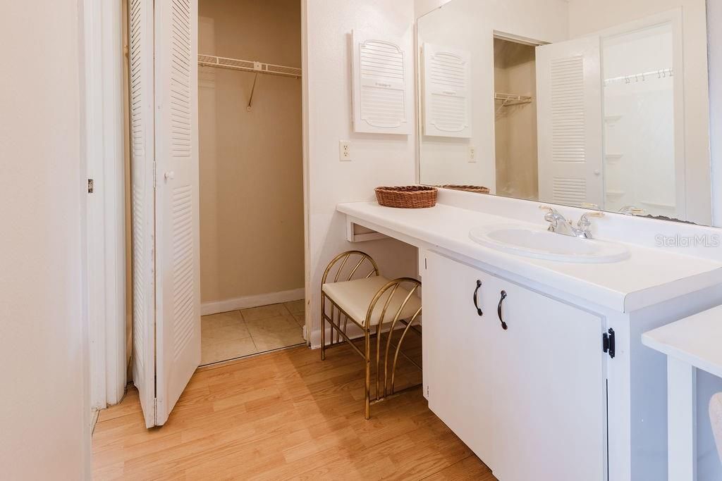 For Rent: $1,200 (2 beds, 2 baths, 832 Square Feet)