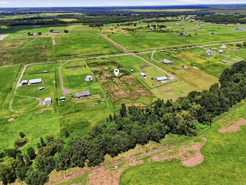 На продажу: $215,000 (7.03 acres)