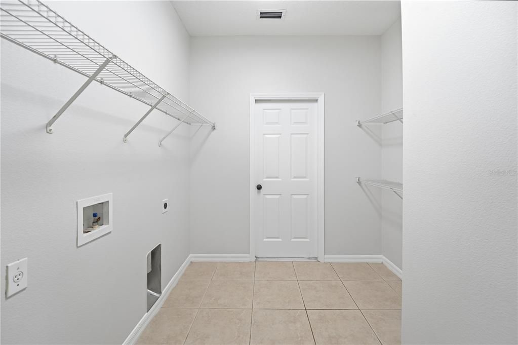 For Sale: $295,000 (3 beds, 2 baths, 1926 Square Feet)