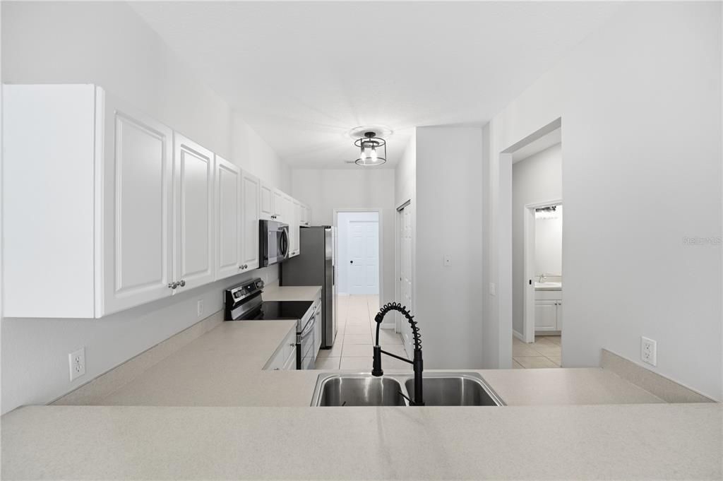 For Sale: $295,000 (3 beds, 2 baths, 1926 Square Feet)