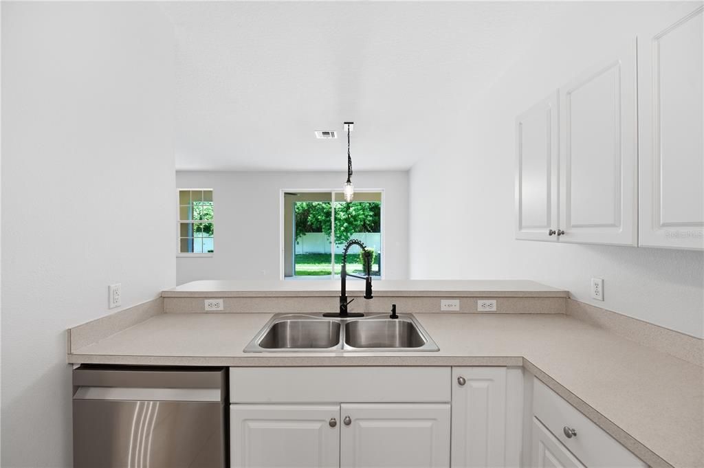 For Sale: $295,000 (3 beds, 2 baths, 1926 Square Feet)