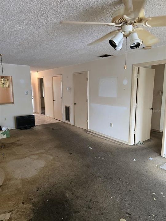 For Sale: $249,990 (2 beds, 2 baths, 1065 Square Feet)