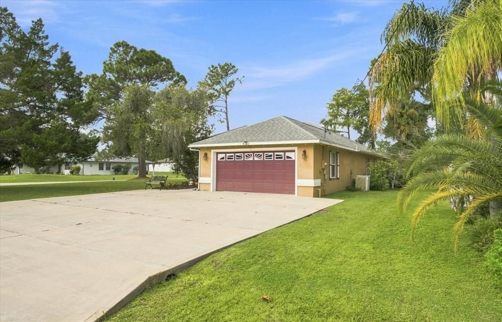 For Sale: $575,000 (6 beds, 3 baths, 1971 Square Feet)