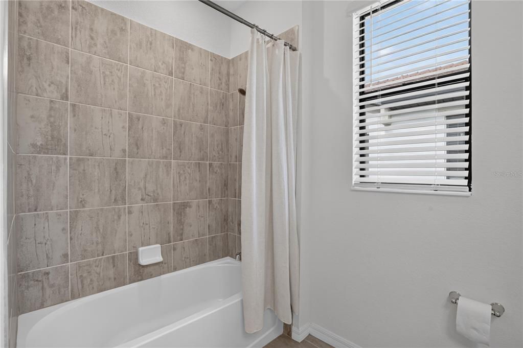 Active With Contract: $435,000 (2 beds, 2 baths, 1907 Square Feet)