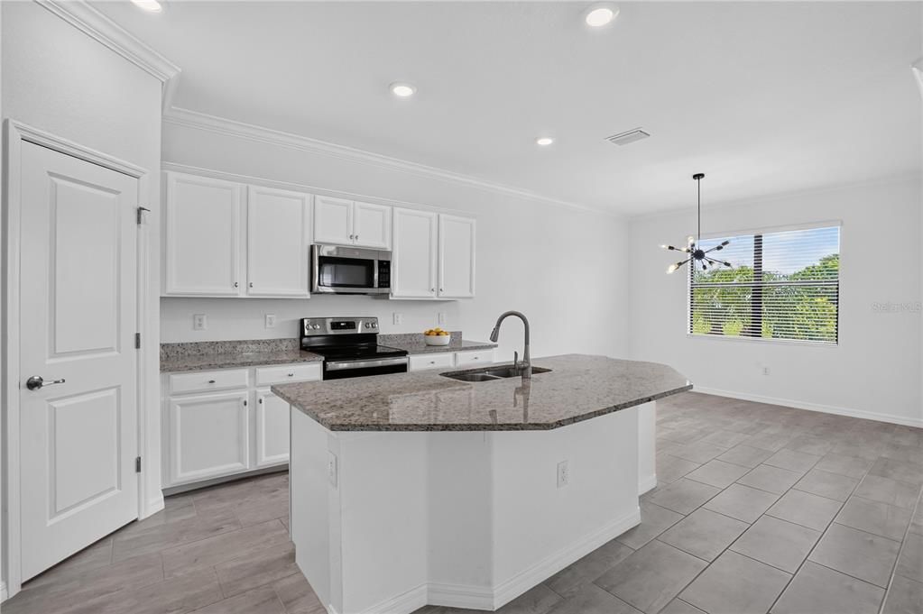 Active With Contract: $435,000 (2 beds, 2 baths, 1907 Square Feet)