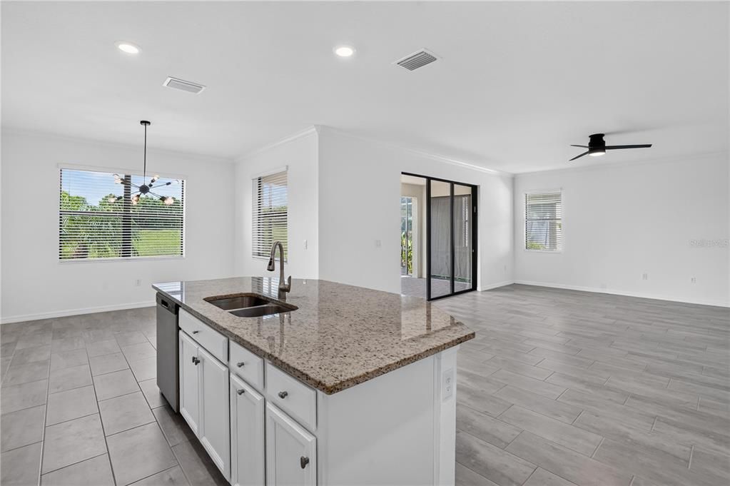 Active With Contract: $435,000 (2 beds, 2 baths, 1907 Square Feet)