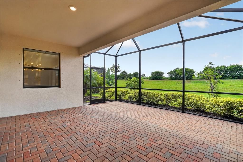 Active With Contract: $435,000 (2 beds, 2 baths, 1907 Square Feet)