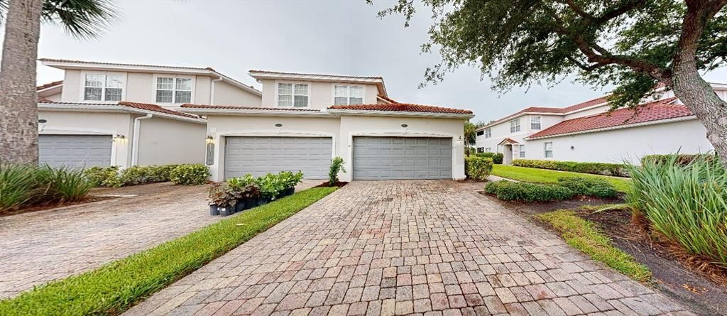 For Sale: $349,000 (3 beds, 2 baths, 1917 Square Feet)