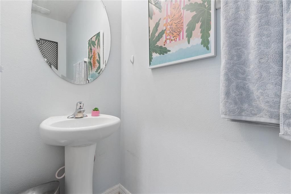 На продажу: $239,900 (3 спален, 2 ванн, 1707 Квадратных фут)