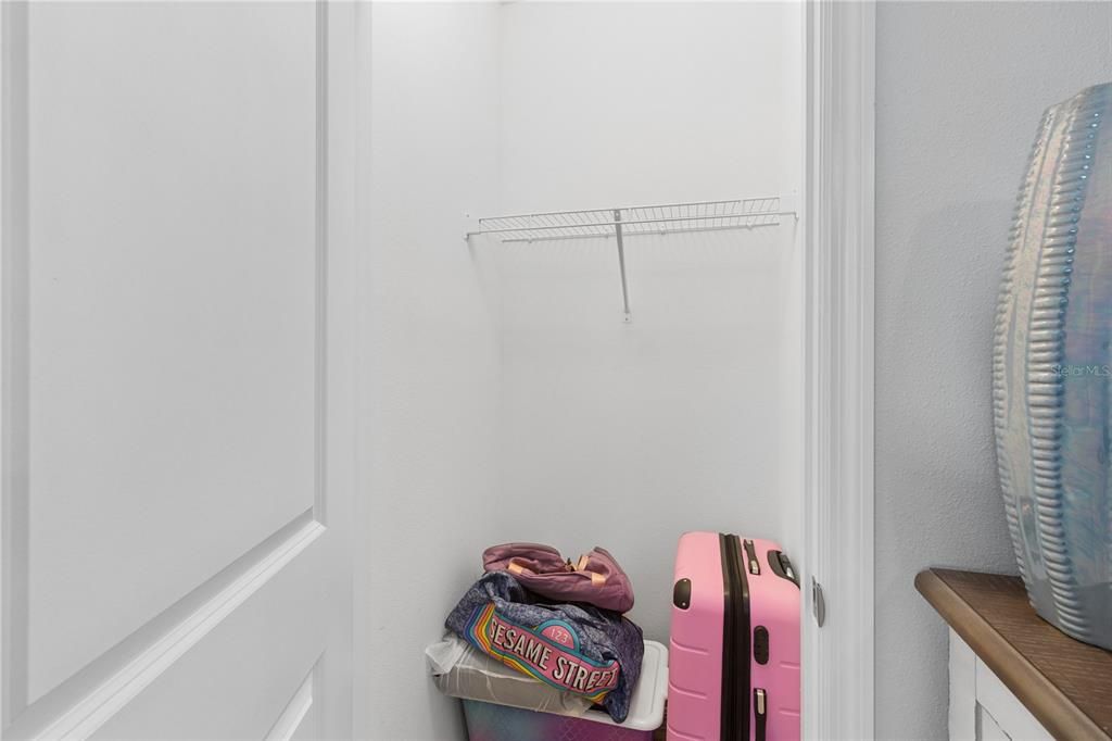 На продажу: $239,900 (3 спален, 2 ванн, 1707 Квадратных фут)