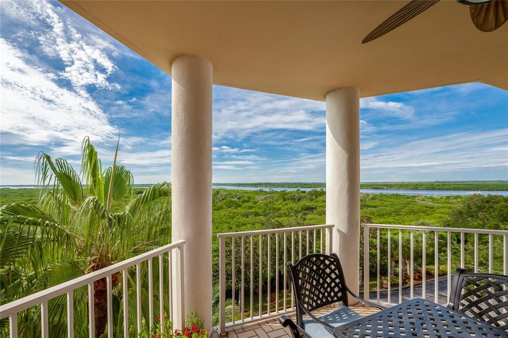 For Sale: $465,000 (2 beds, 2 baths, 1339 Square Feet)