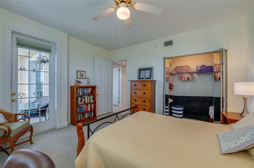 For Sale: $465,000 (2 beds, 2 baths, 1339 Square Feet)