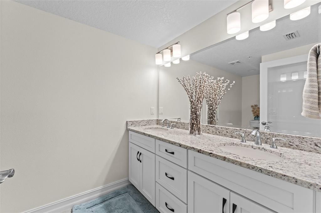 For Sale: $439,000 (2 beds, 2 baths, 1350 Square Feet)