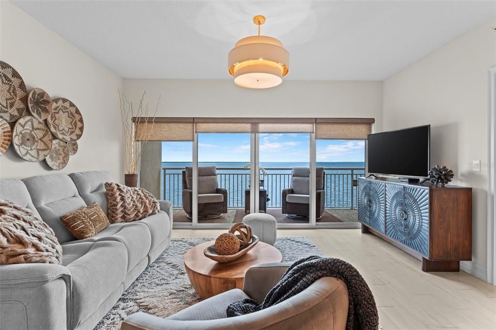 For Sale: $439,000 (2 beds, 2 baths, 1350 Square Feet)