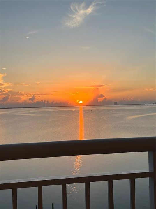 For Sale: $439,000 (2 beds, 2 baths, 1350 Square Feet)