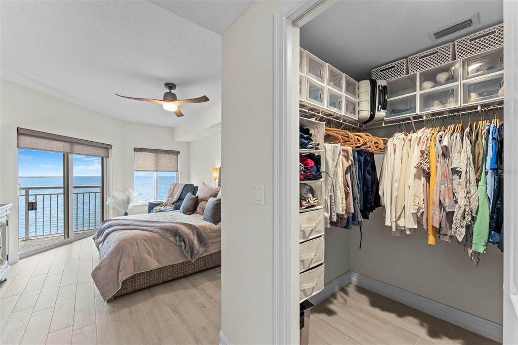 For Sale: $439,000 (2 beds, 2 baths, 1350 Square Feet)