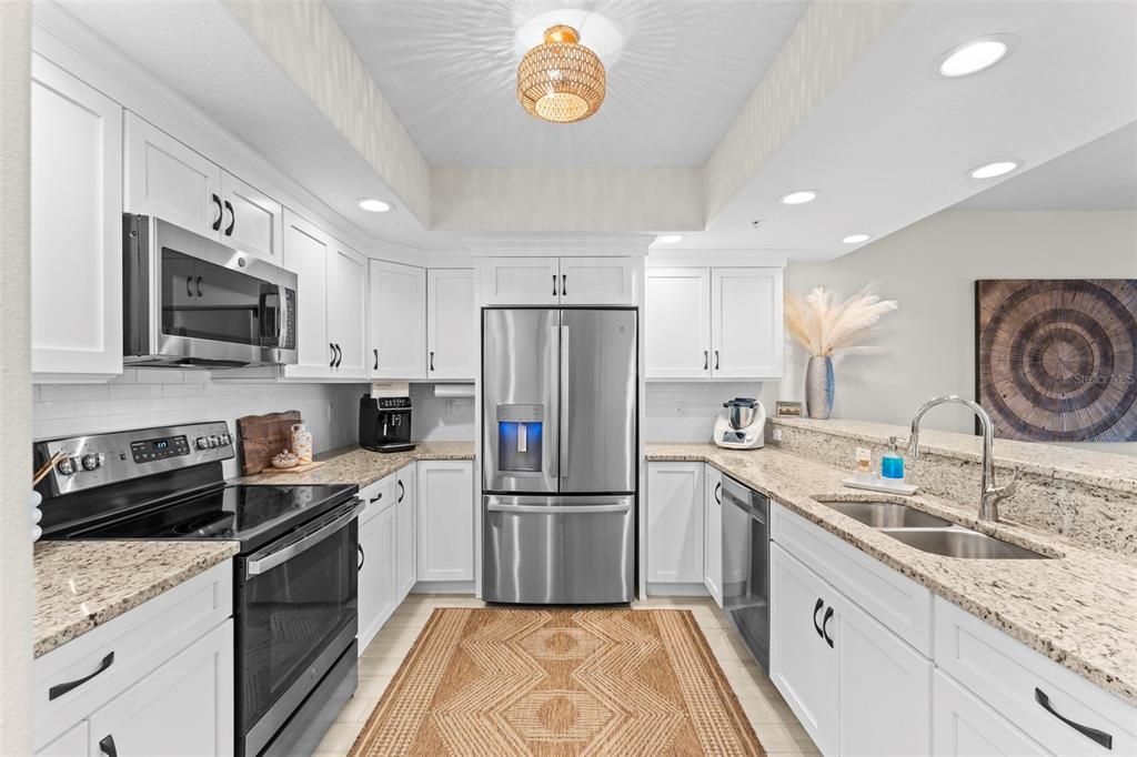 For Sale: $439,000 (2 beds, 2 baths, 1350 Square Feet)