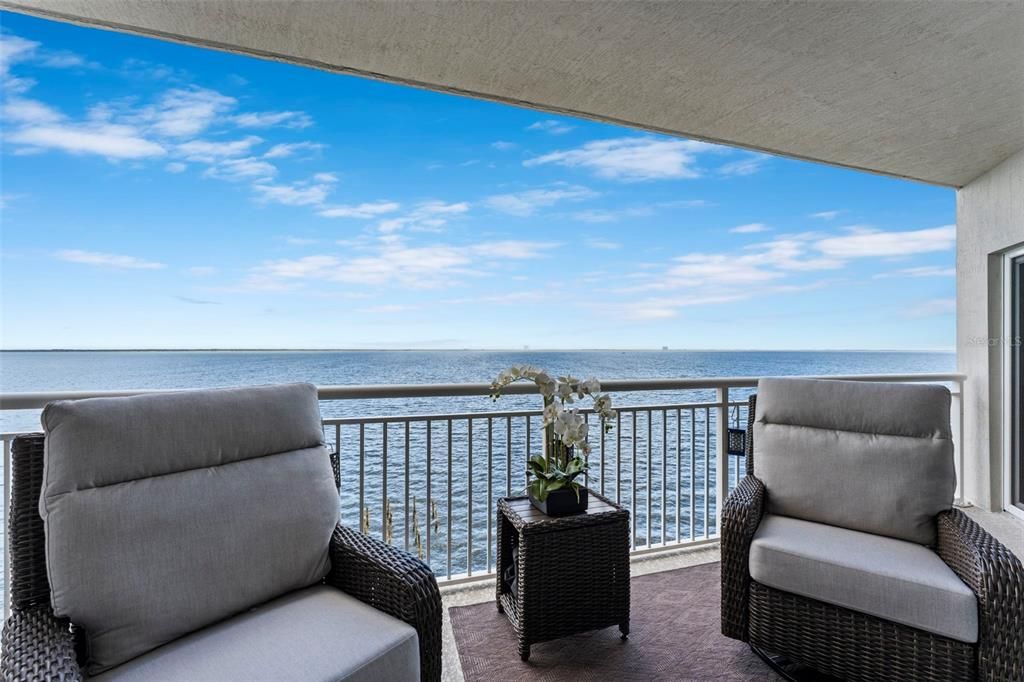 For Sale: $439,000 (2 beds, 2 baths, 1350 Square Feet)