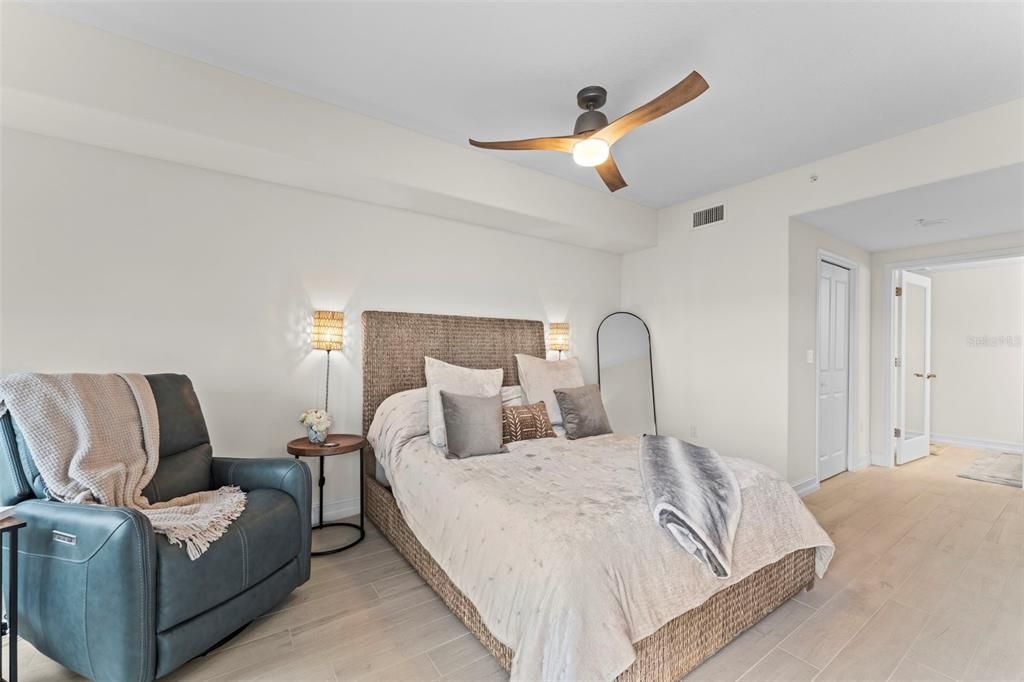For Sale: $439,000 (2 beds, 2 baths, 1350 Square Feet)