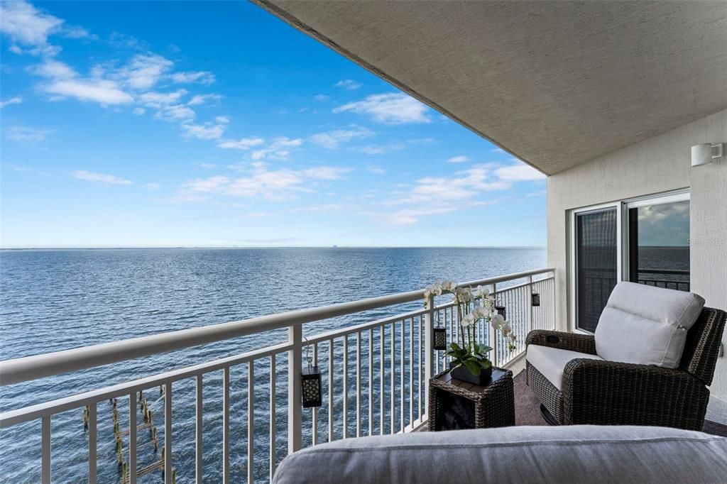 For Sale: $439,000 (2 beds, 2 baths, 1350 Square Feet)