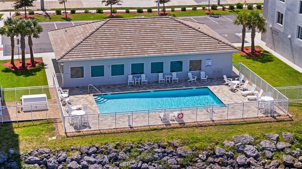 For Sale: $439,000 (2 beds, 2 baths, 1350 Square Feet)