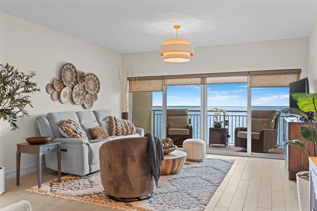 For Sale: $439,000 (2 beds, 2 baths, 1350 Square Feet)