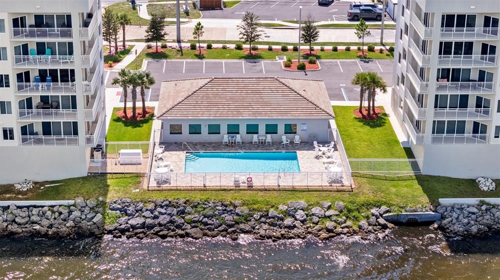 For Sale: $439,000 (2 beds, 2 baths, 1350 Square Feet)