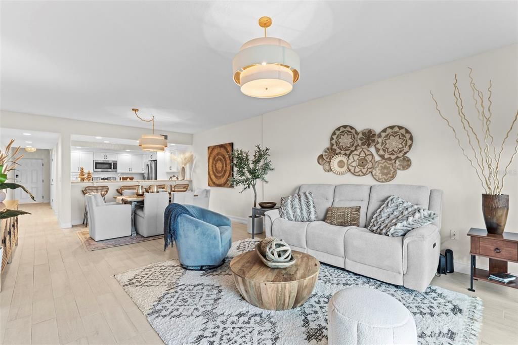 For Sale: $439,000 (2 beds, 2 baths, 1350 Square Feet)