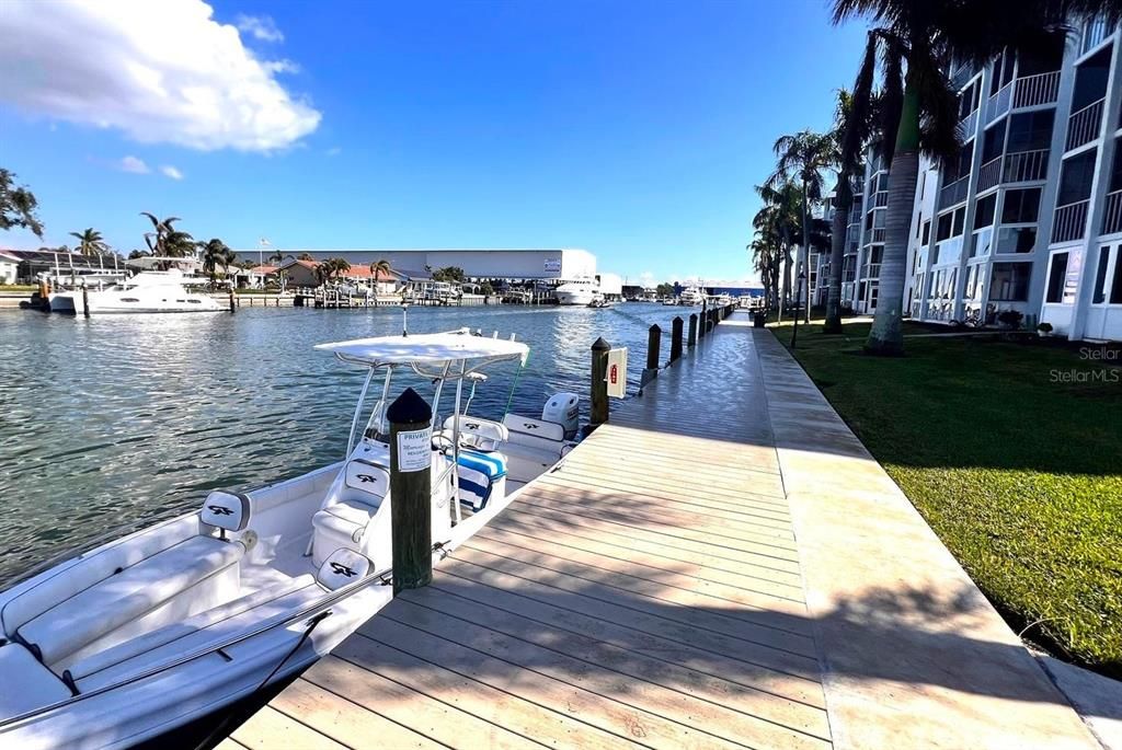For Rent: $2,200 (2 beds, 2 baths, 1005 Square Feet)