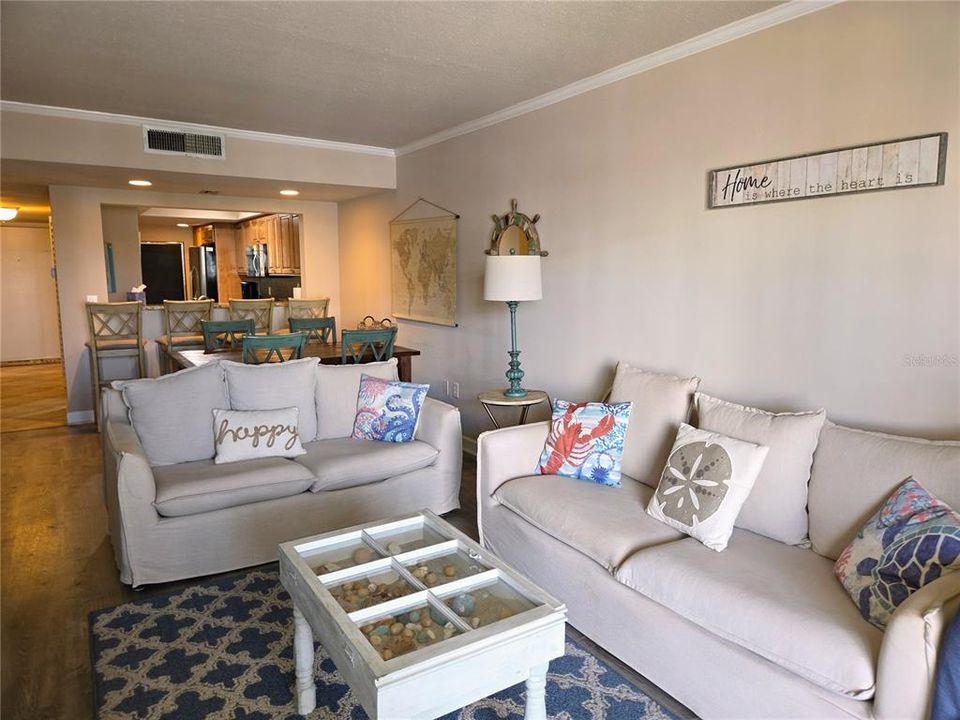 For Rent: $2,200 (2 beds, 2 baths, 1005 Square Feet)